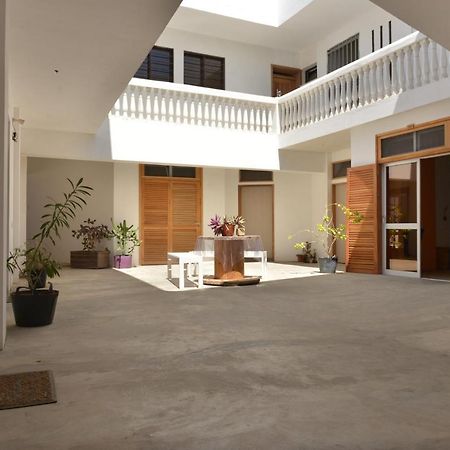 Residencial Che Guevara Bed & Breakfast Mindelo Exterior photo