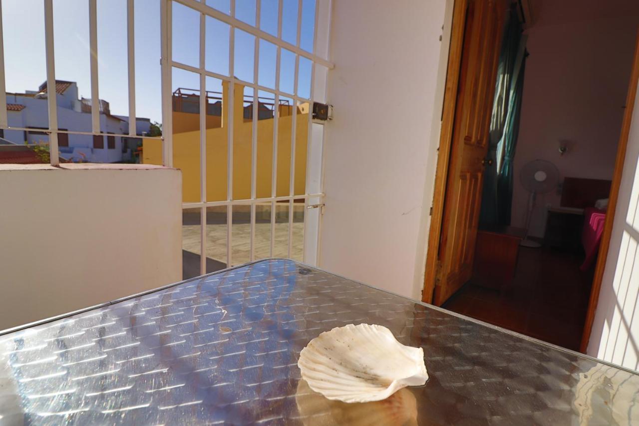 Residencial Che Guevara Bed & Breakfast Mindelo Exterior photo