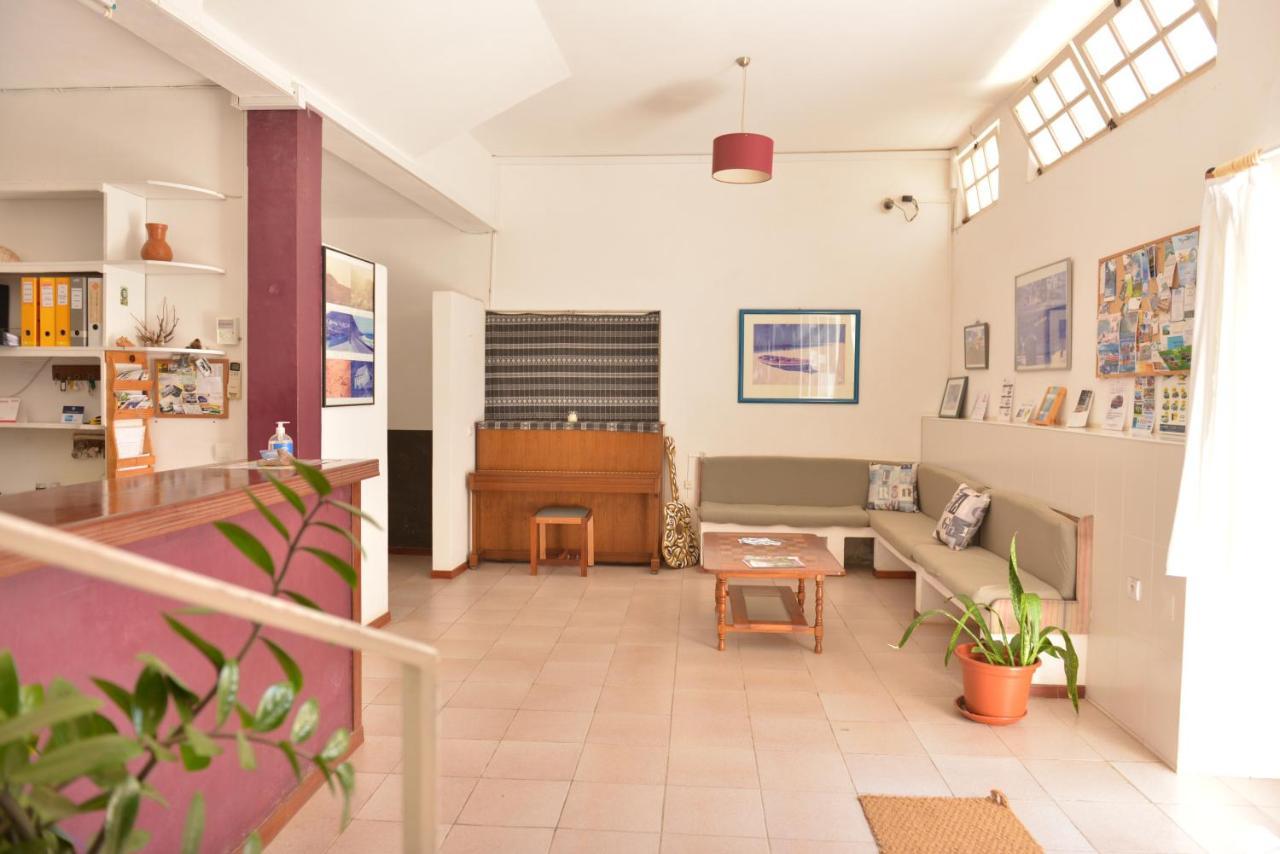 Residencial Che Guevara Bed & Breakfast Mindelo Exterior photo