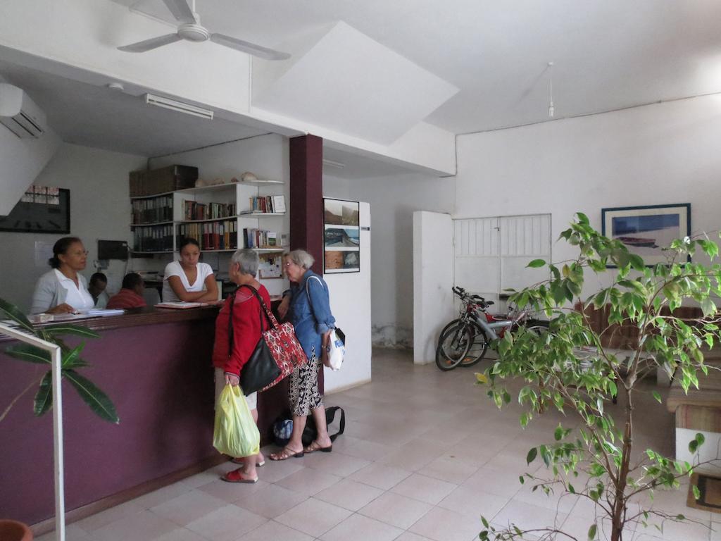 Residencial Che Guevara Bed & Breakfast Mindelo Exterior photo
