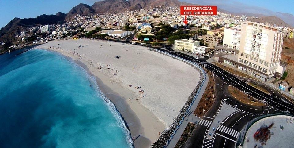 Residencial Che Guevara Bed & Breakfast Mindelo Exterior photo
