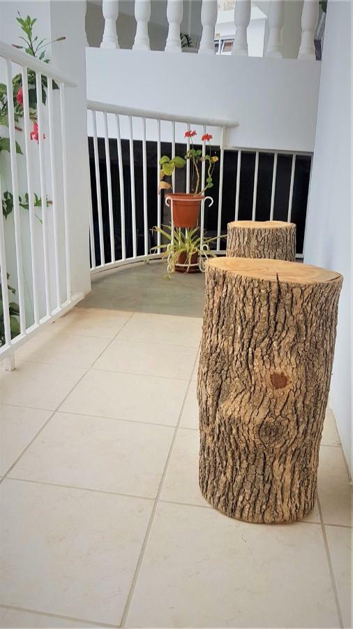 Residencial Che Guevara Bed & Breakfast Mindelo Exterior photo
