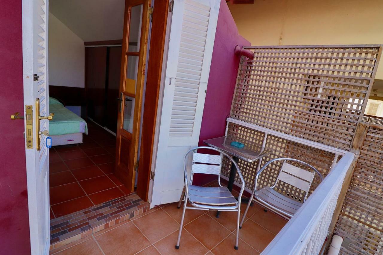 Residencial Che Guevara Bed & Breakfast Mindelo Exterior photo